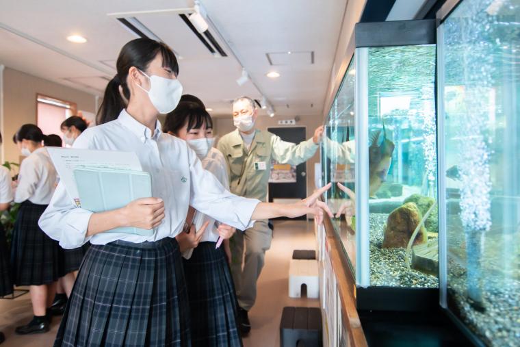 生物飼育棟